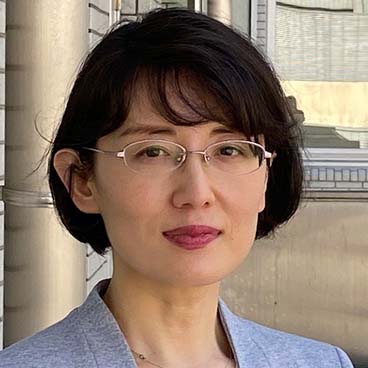 久保 牧衣子 氏